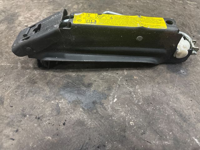 bontott VW GOLF V Emelő