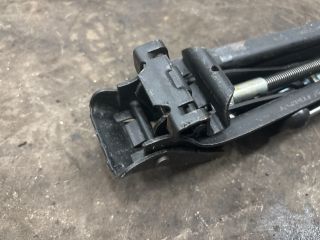 bontott VW GOLF V Emelő