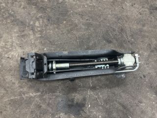 bontott VW GOLF V Emelő