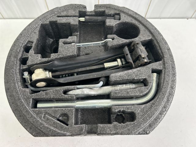 bontott VW GOLF V Emelő