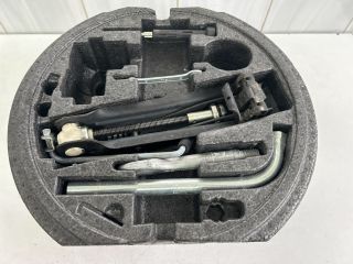 bontott VW GOLF V Emelő