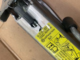 bontott VW GOLF V Emelő