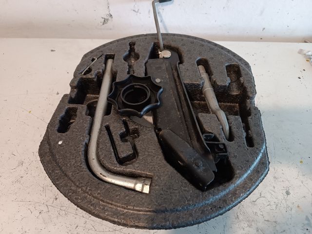 bontott VW GOLF V Emelő