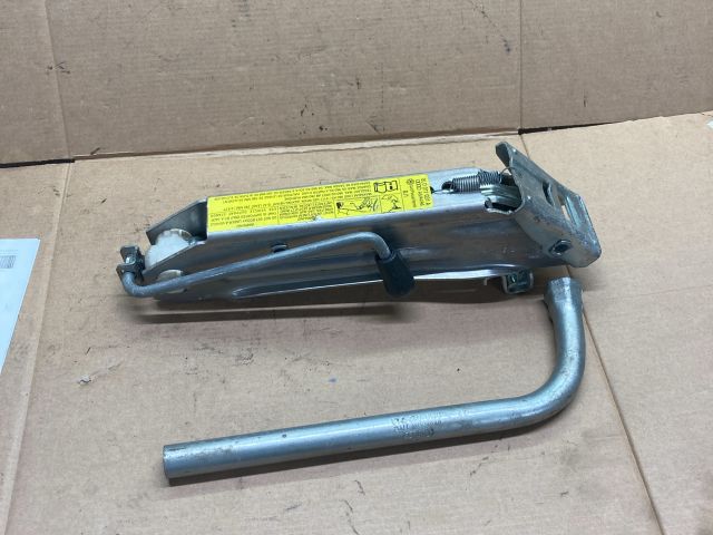 bontott VW GOLF V Emelő