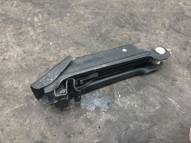 bontott VW GOLF V Emelő