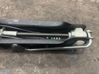 bontott VW GOLF V Emelő