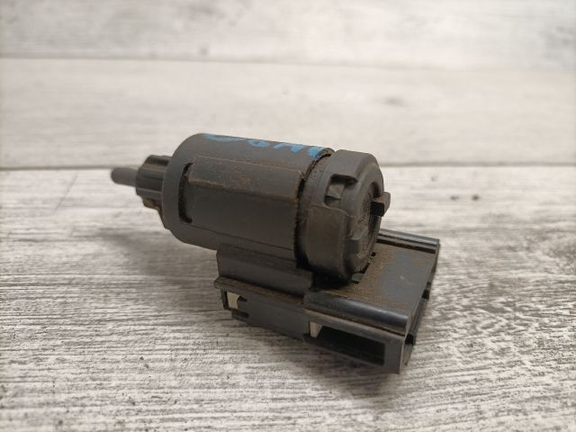 bontott VW GOLF V Fék Pedál Kapcsoló