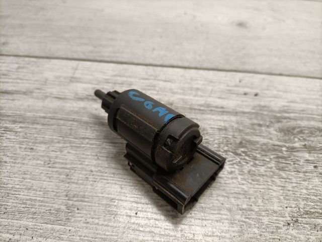 bontott VW GOLF V Fék Pedál Kapcsoló