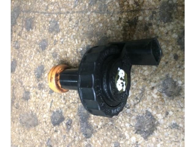 bontott VW GOLF V Fékfolyadék Tartály