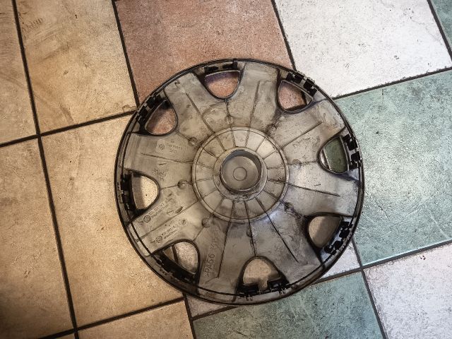 bontott VW GOLF V Felniközép (1 db)