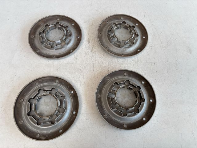 bontott VW GOLF V Felniközép Szett