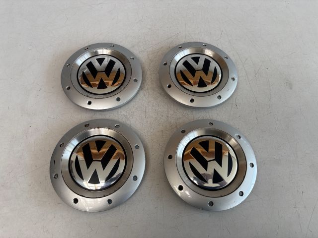 bontott VW GOLF V Felniközép Szett