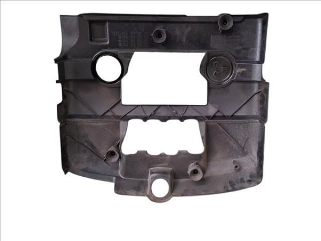 bontott VW GOLF V Felső Hűtőburkolat