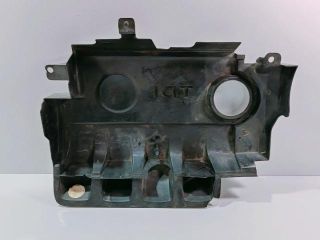 bontott VW GOLF V Felső Hűtőburkolat