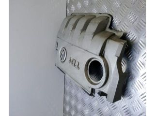 bontott VW GOLF V Felső Hűtőburkolat