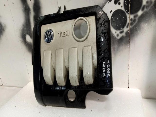 bontott VW GOLF V Felső Hűtőburkolat