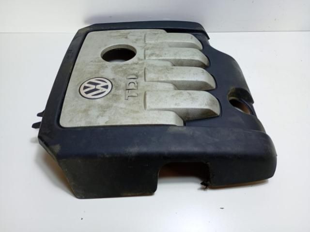 bontott VW GOLF V Felső Hűtőburkolat