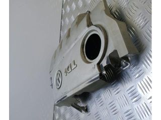 bontott VW GOLF V Felső Hűtőburkolat