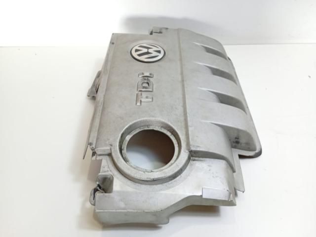 bontott VW GOLF V Felső Hűtőburkolat