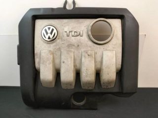 bontott VW GOLF V Felső Hűtőburkolat