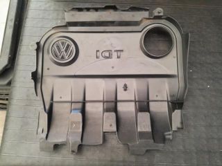 bontott VW GOLF V Felső Hűtőburkolat