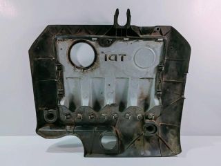 bontott VW GOLF V Felső Hűtőburkolat