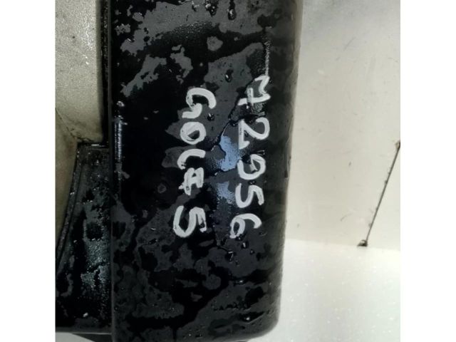 bontott VW GOLF V Felső Hűtőburkolat