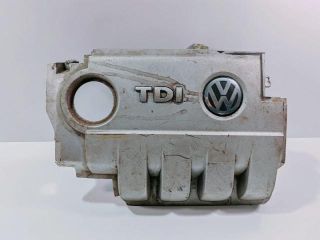 bontott VW GOLF V Felső Hűtőburkolat