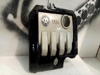 bontott VW GOLF V Felső Hűtőburkolat