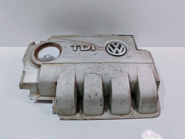 bontott VW GOLF V Felső Hűtőburkolat