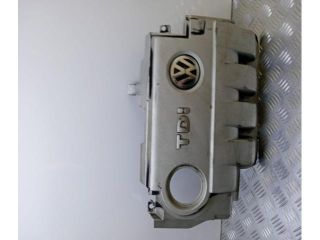 bontott VW GOLF V Felső Hűtőburkolat