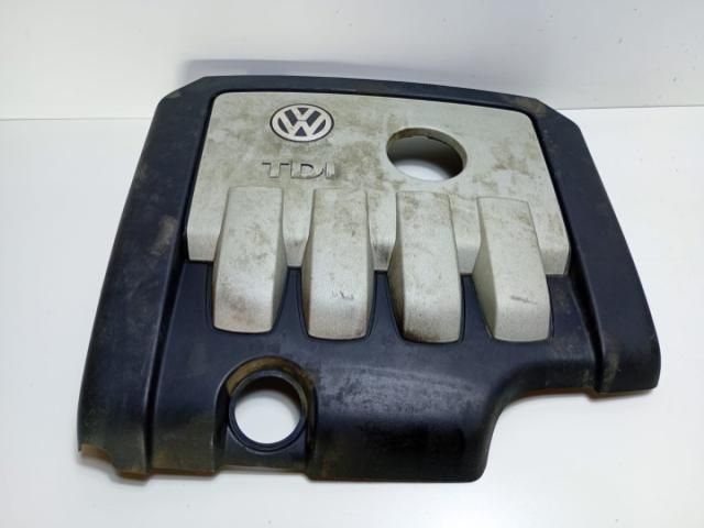 bontott VW GOLF V Felső Hűtőburkolat