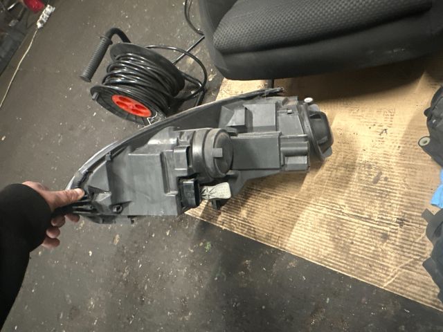 bontott VW GOLF V Fényszóró Pár