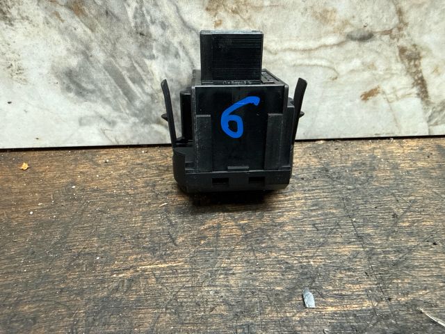 bontott VW GOLF V Fényszórómagasság Állító Kapcsoló