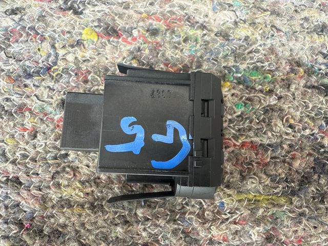 bontott VW GOLF V Fényszórómagasság Állító Kapcsoló