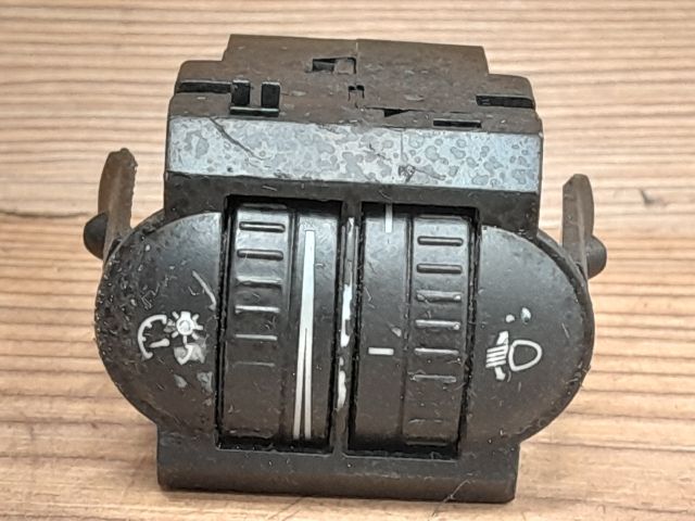 bontott VW GOLF V Fényszórómagasság Állító Kapcsoló