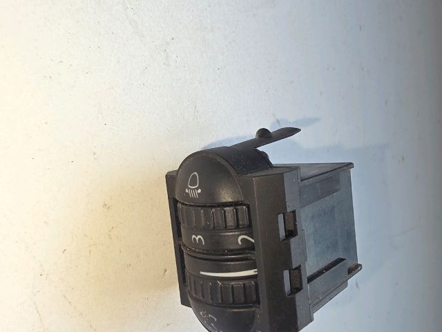 bontott VW GOLF V Fényszórómagasság Állító Kapcsoló