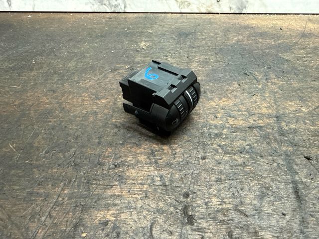 bontott VW GOLF V Fényszórómagasság Állító Kapcsoló