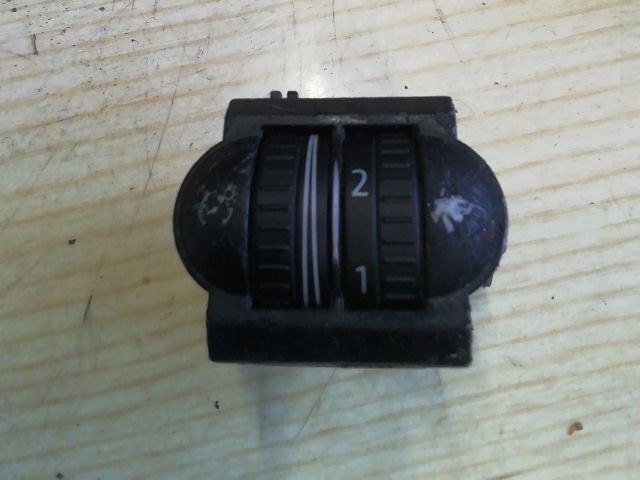 bontott VW GOLF V Fényszórómagasság Állító Kapcsoló