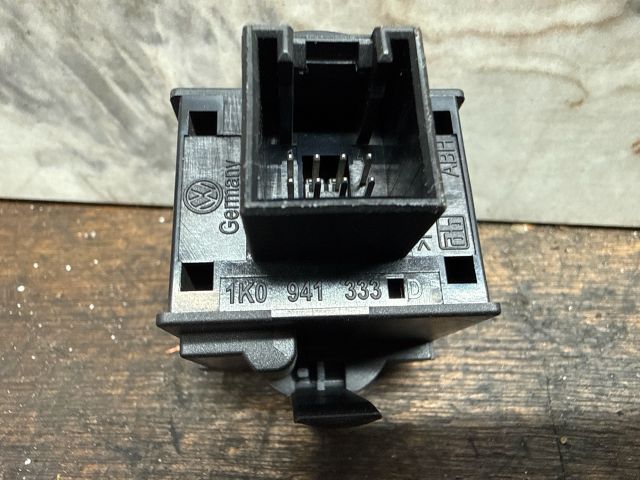 bontott VW GOLF V Fényszórómagasság Állító Kapcsoló