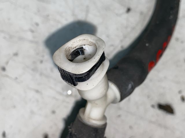 bontott VW GOLF V Fényszórómosó Cső