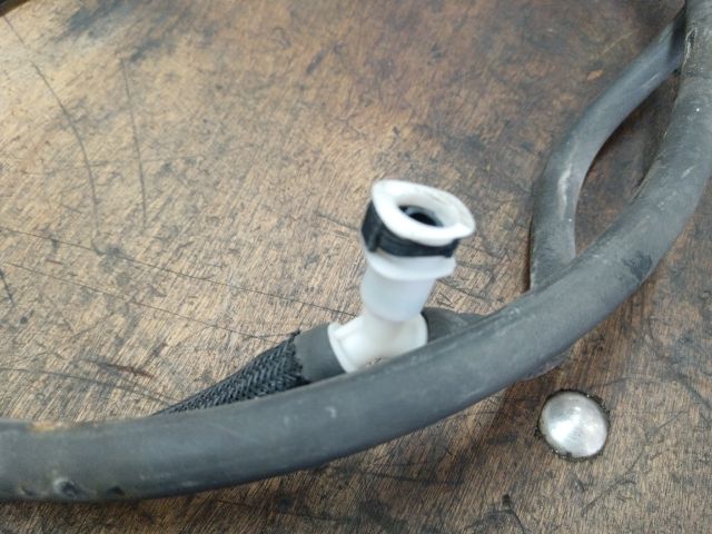 bontott VW GOLF V Fényszórómosó Cső