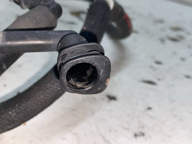 bontott VW GOLF V Fényszórómosó Cső