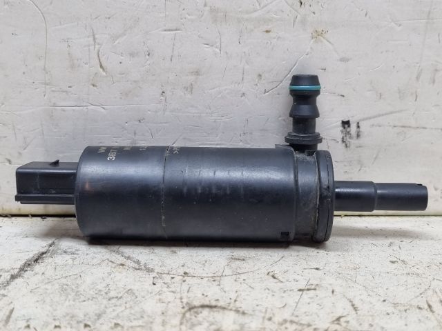 bontott VW GOLF V Fényszórómosó Szivattyú