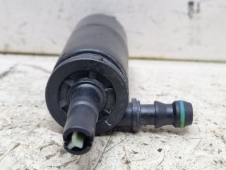 bontott VW GOLF V Fényszórómosó Szivattyú