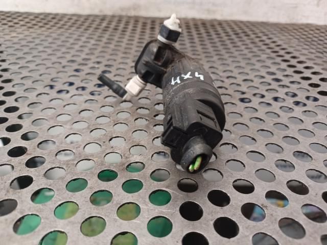 bontott VW GOLF V Fényszórómosó Szivattyú