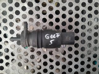 bontott VW GOLF V Fényszórómosó Szivattyú