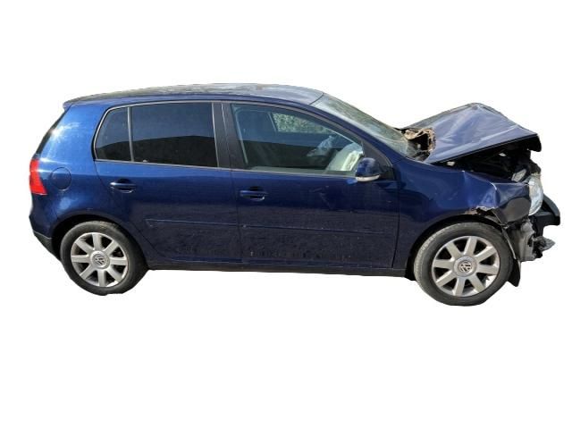 bontott VW GOLF V Fényszórómosó Szivattyú