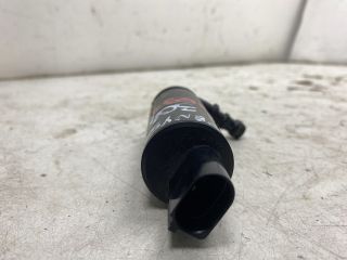 bontott VW GOLF V Fényszórómosó Szivattyú