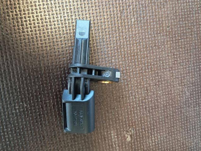 bontott VW GOLF V Fordulatszámmérő